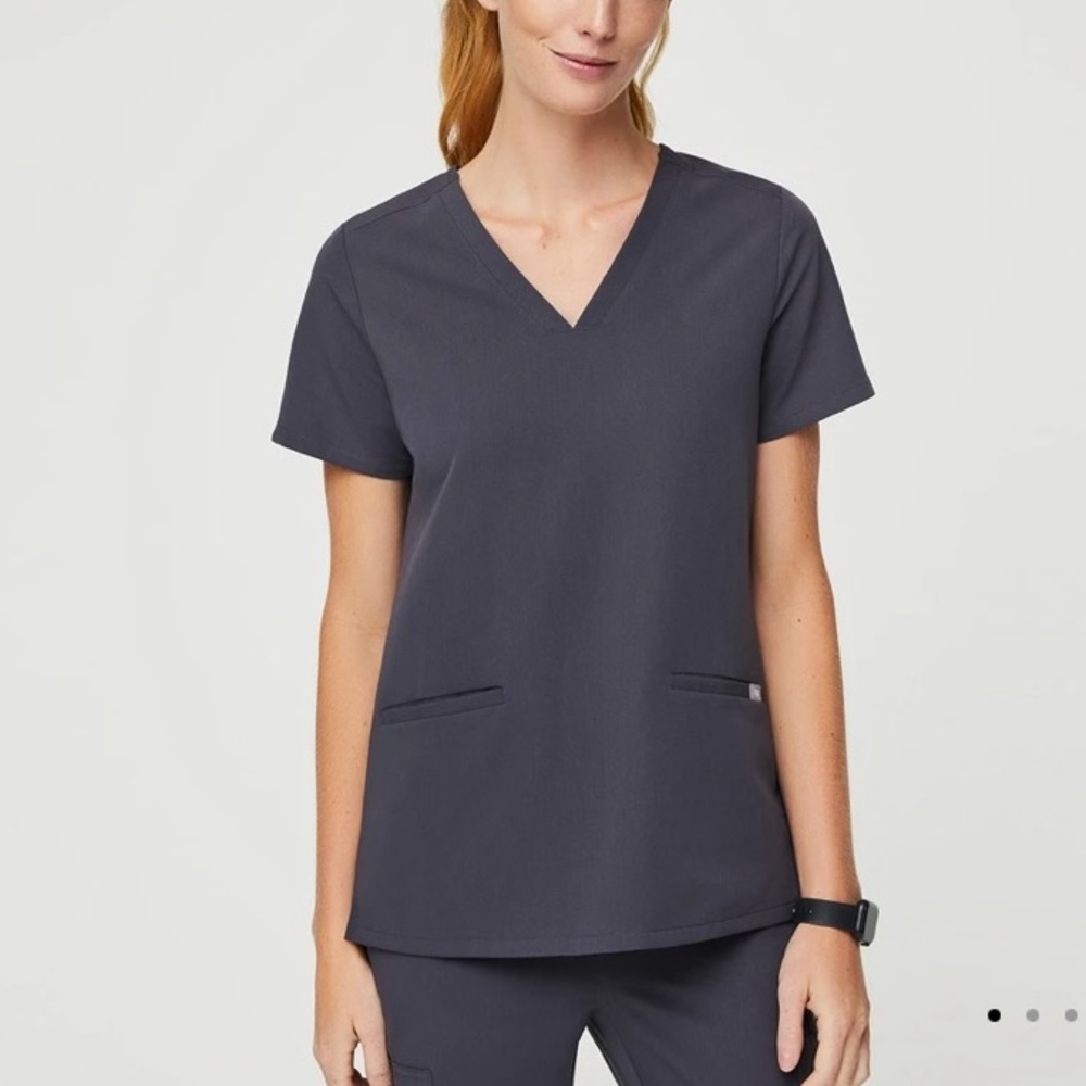 LIKE NEW- Figs Scrub Set | Small - Charcoal | Casma 3 pocket top | RARE